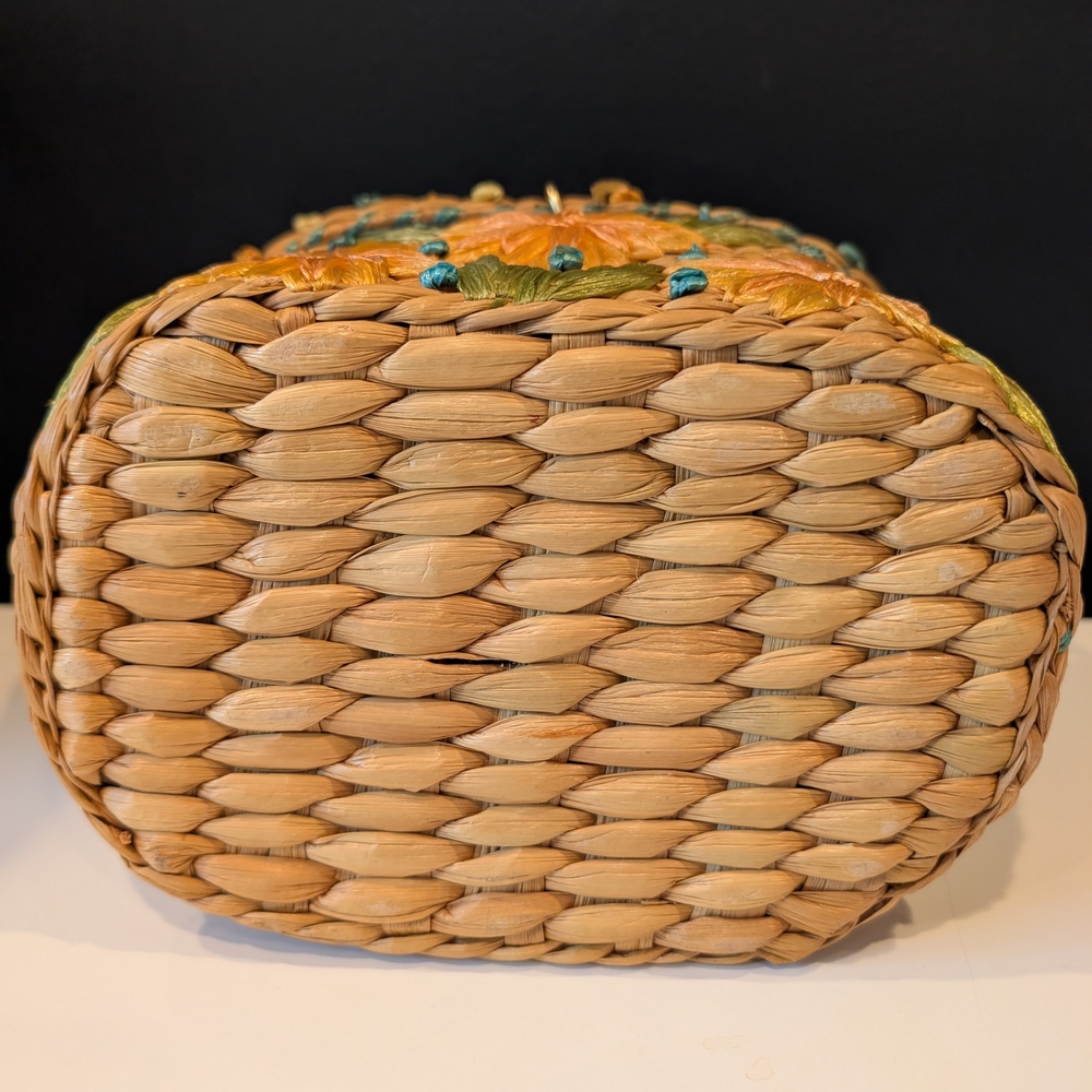 Vintage Hand-Made Woven Handbag - Picture 6 of 9